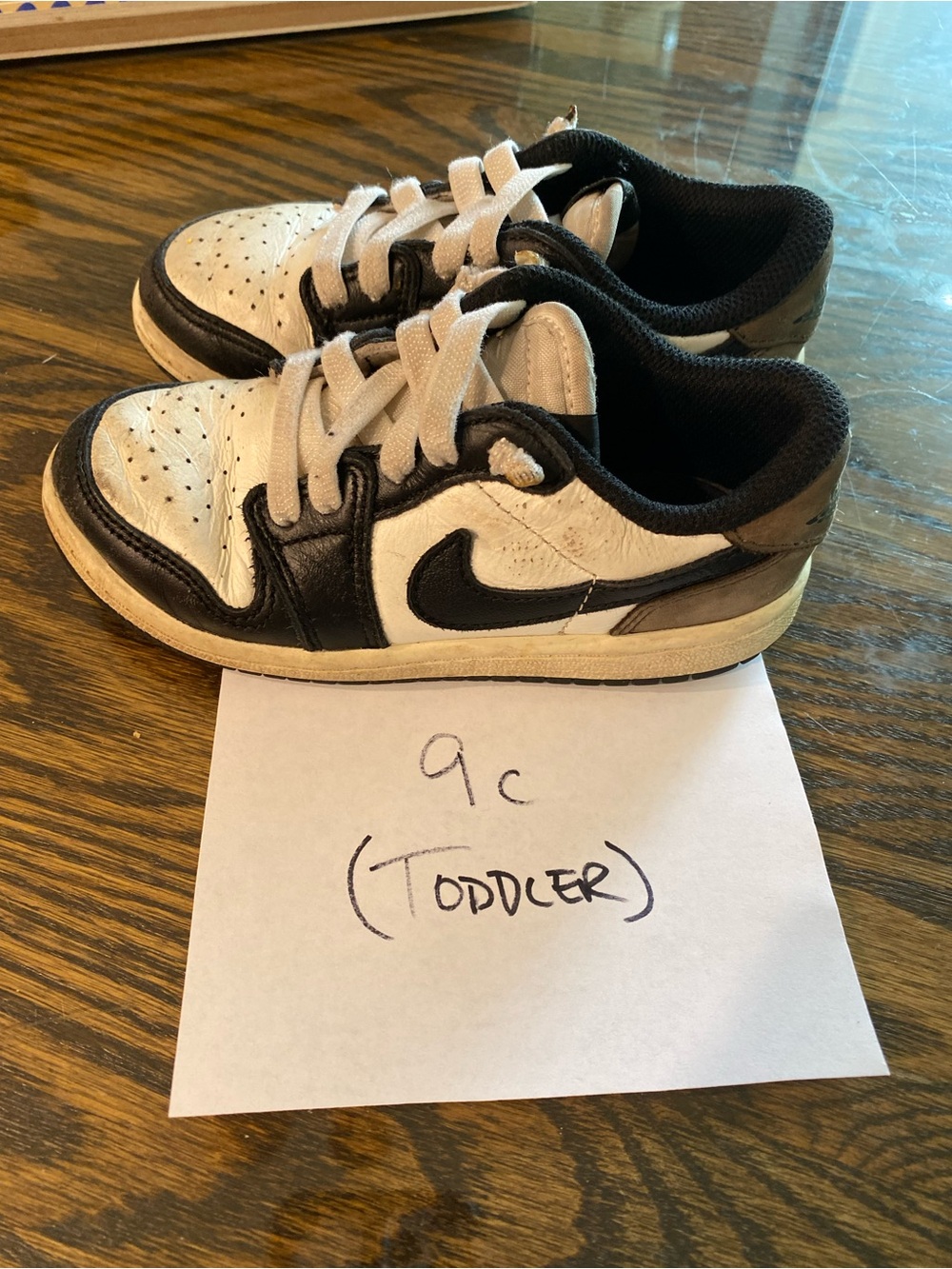 Jordan Toddler Low-Top Sneakers in White and Black